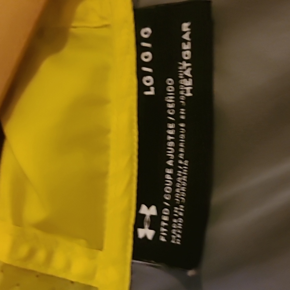 Under Armor Wind Jacket Size Large - image 2